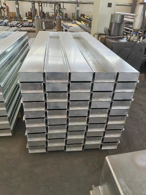 comprimento 1000-4000 mm moldes de revestimento de parede de concreto para construção de infraestruturas ferroviárias