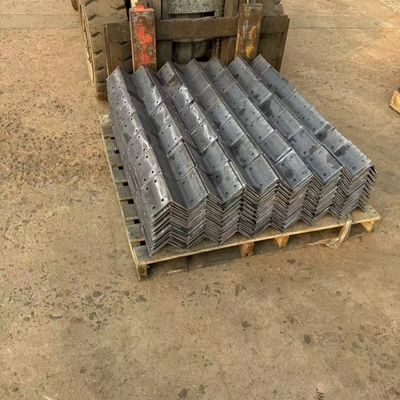 Aço de ângulo galvanizado com furos de personalização