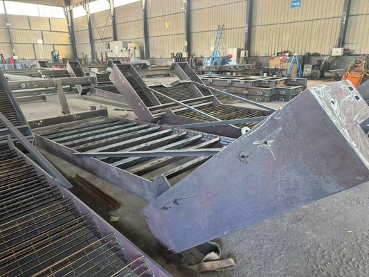 Escalas de aço de qualidade industrial para locais de construção resistentes à corrosão solução perfeita para fábricas e armazéns